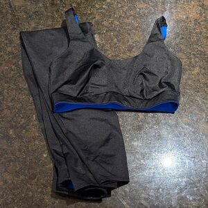 YITTY Black and Blue Sports Bra